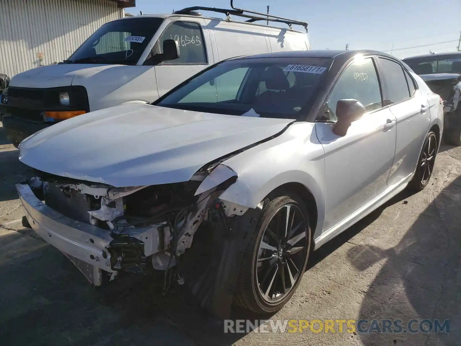 2 Photograph of a damaged car 4T1B61HK9KU254672 TOYOTA CAMRY 2019