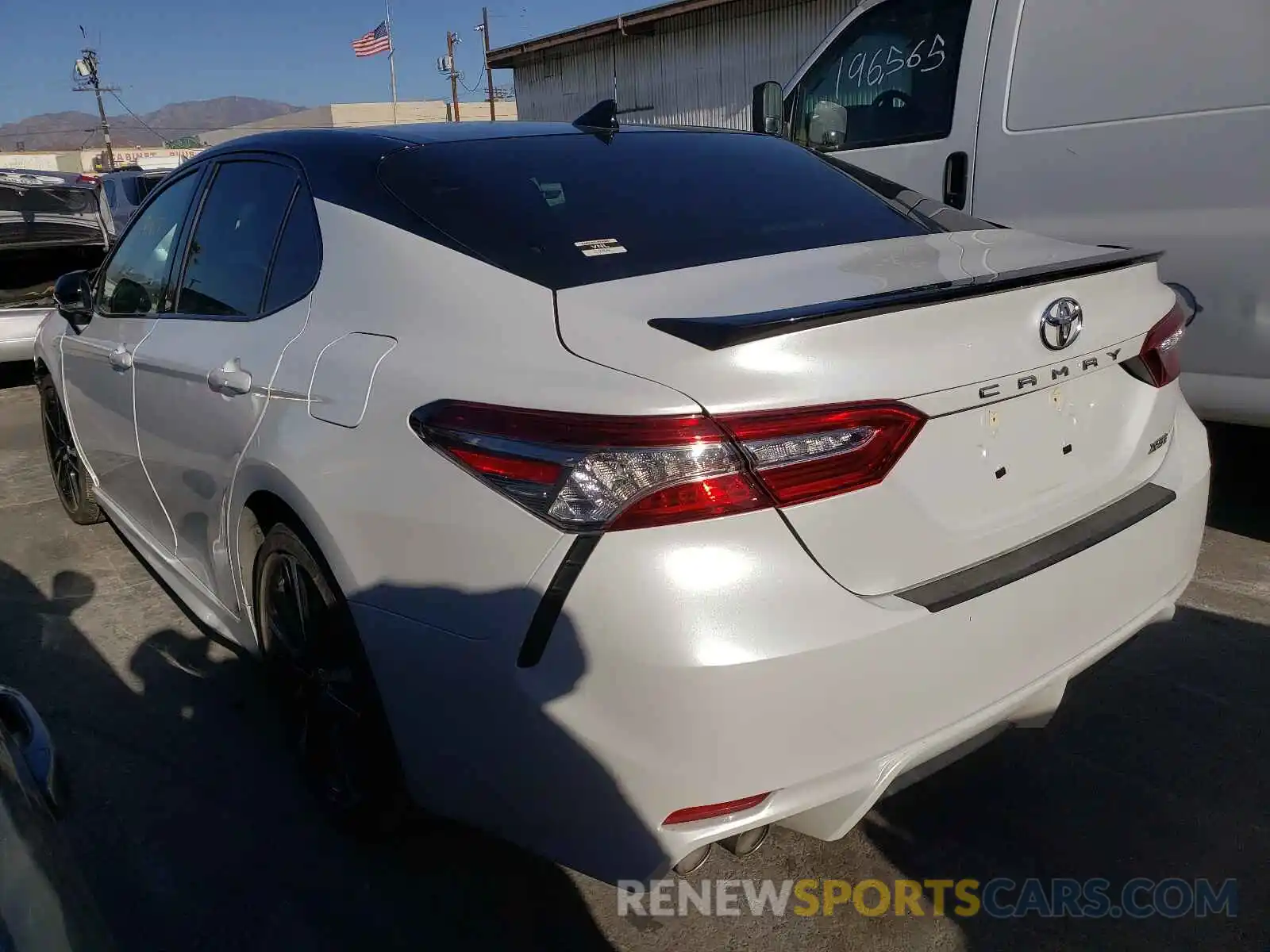 3 Photograph of a damaged car 4T1B61HK9KU254672 TOYOTA CAMRY 2019