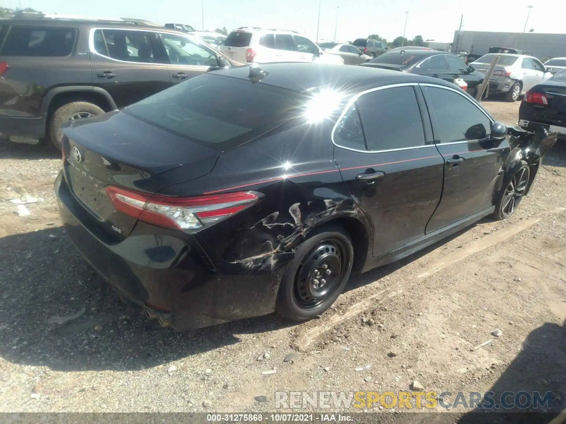 4 Photograph of a damaged car 4T1B61HK9KU256812 TOYOTA CAMRY 2019