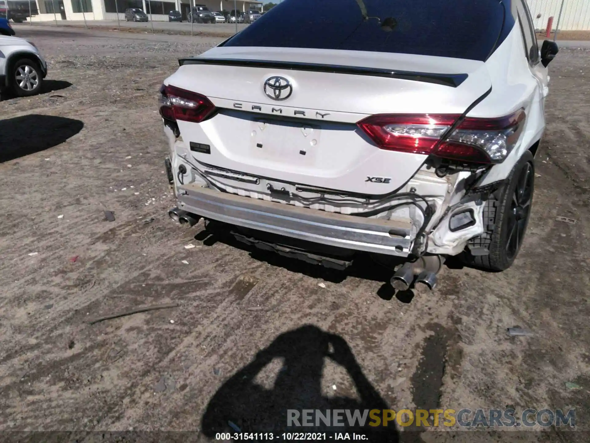 6 Photograph of a damaged car 4T1B61HK9KU258690 TOYOTA CAMRY 2019