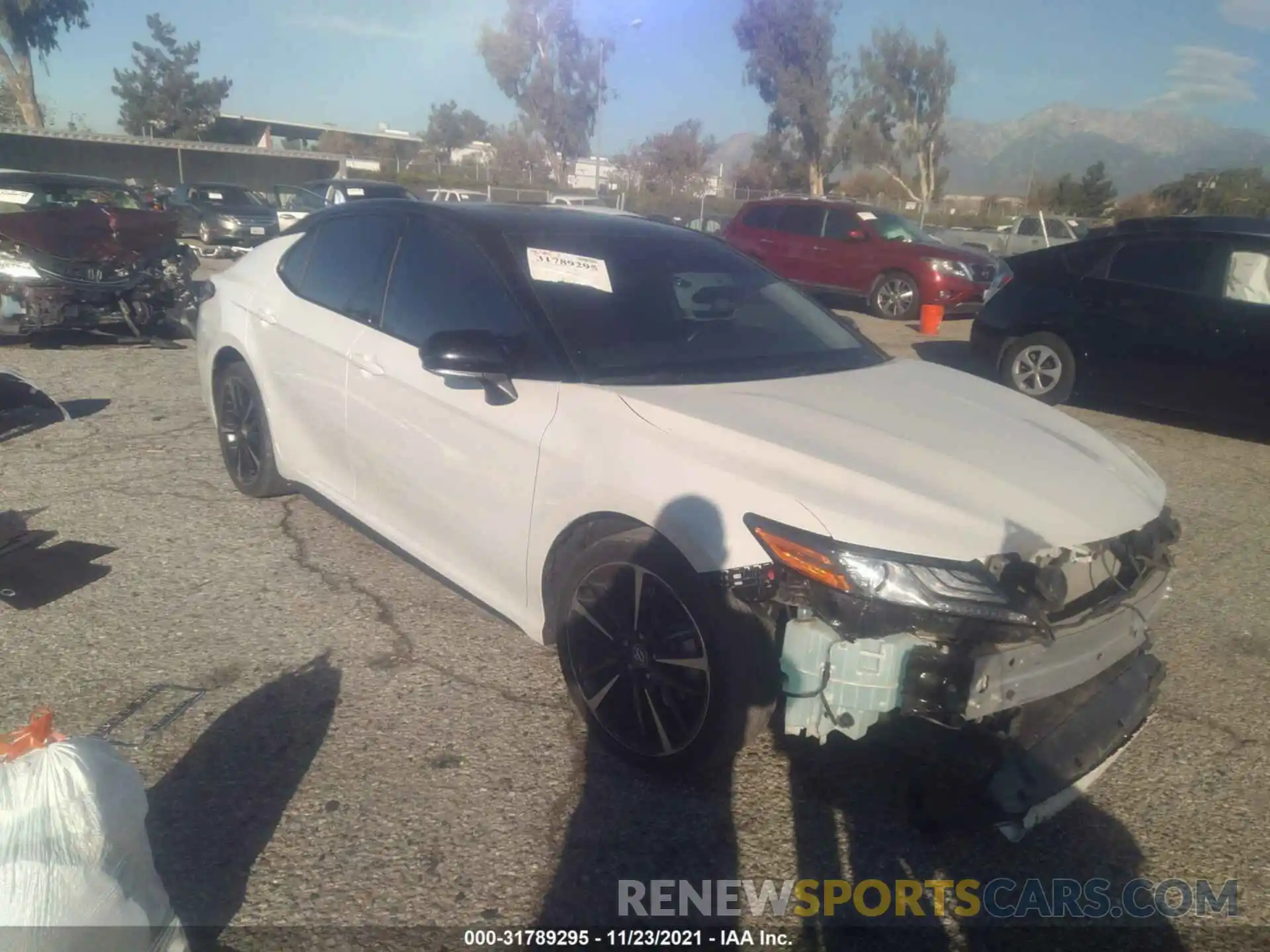 1 Photograph of a damaged car 4T1B61HK9KU276526 TOYOTA CAMRY 2019