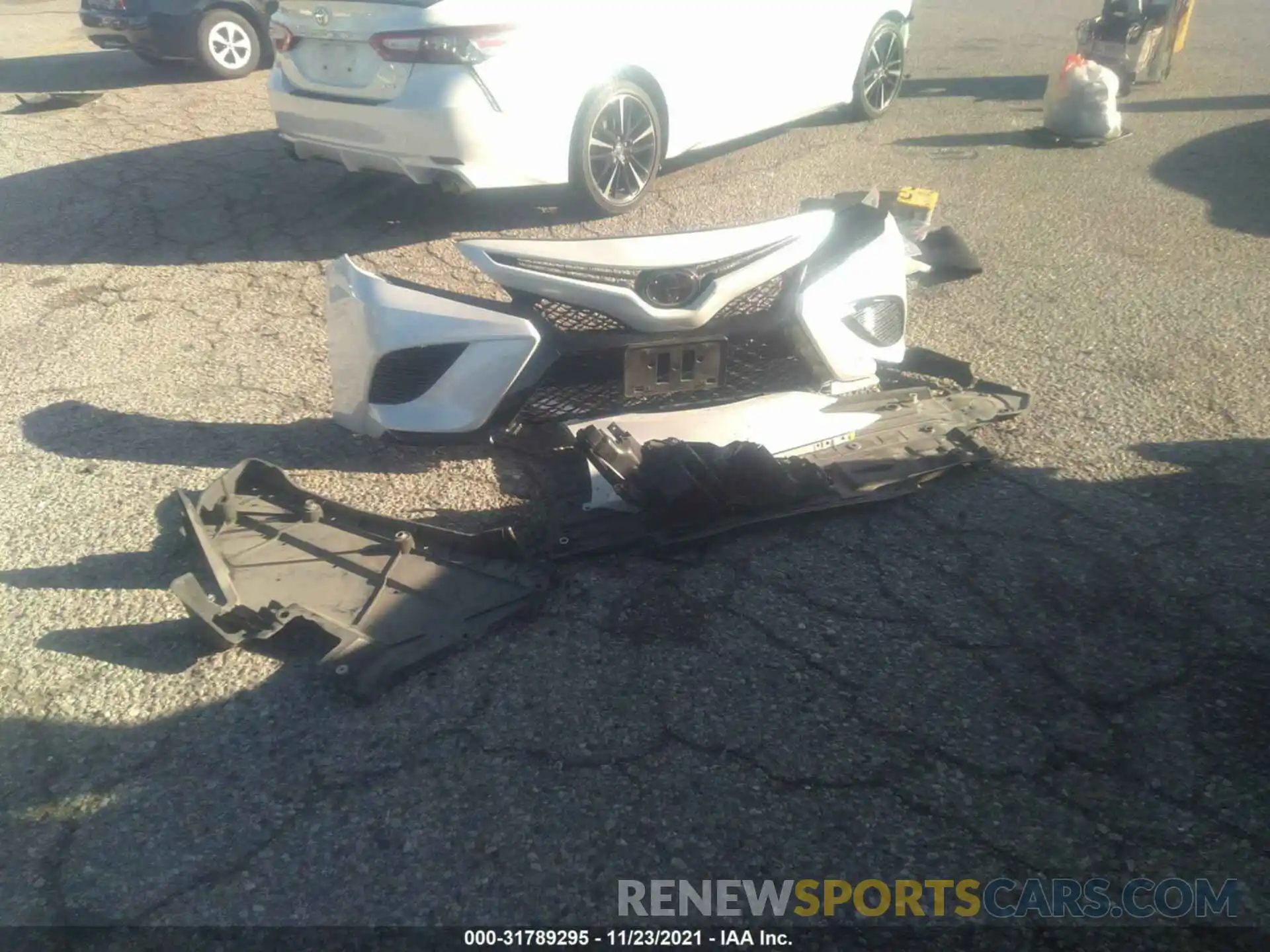 12 Photograph of a damaged car 4T1B61HK9KU276526 TOYOTA CAMRY 2019