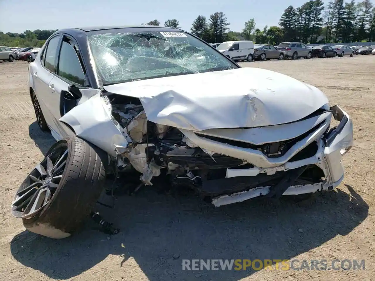 9 Photograph of a damaged car 4T1B61HK9KU283346 TOYOTA CAMRY 2019