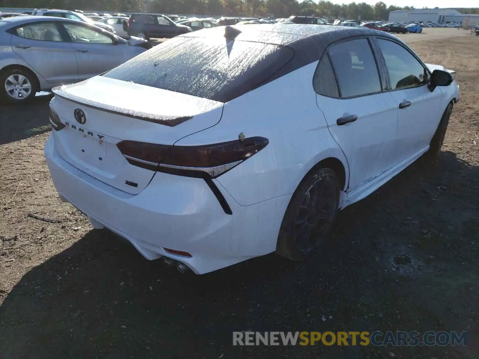 4 Photograph of a damaged car 4T1B61HK9KU287784 TOYOTA CAMRY 2019