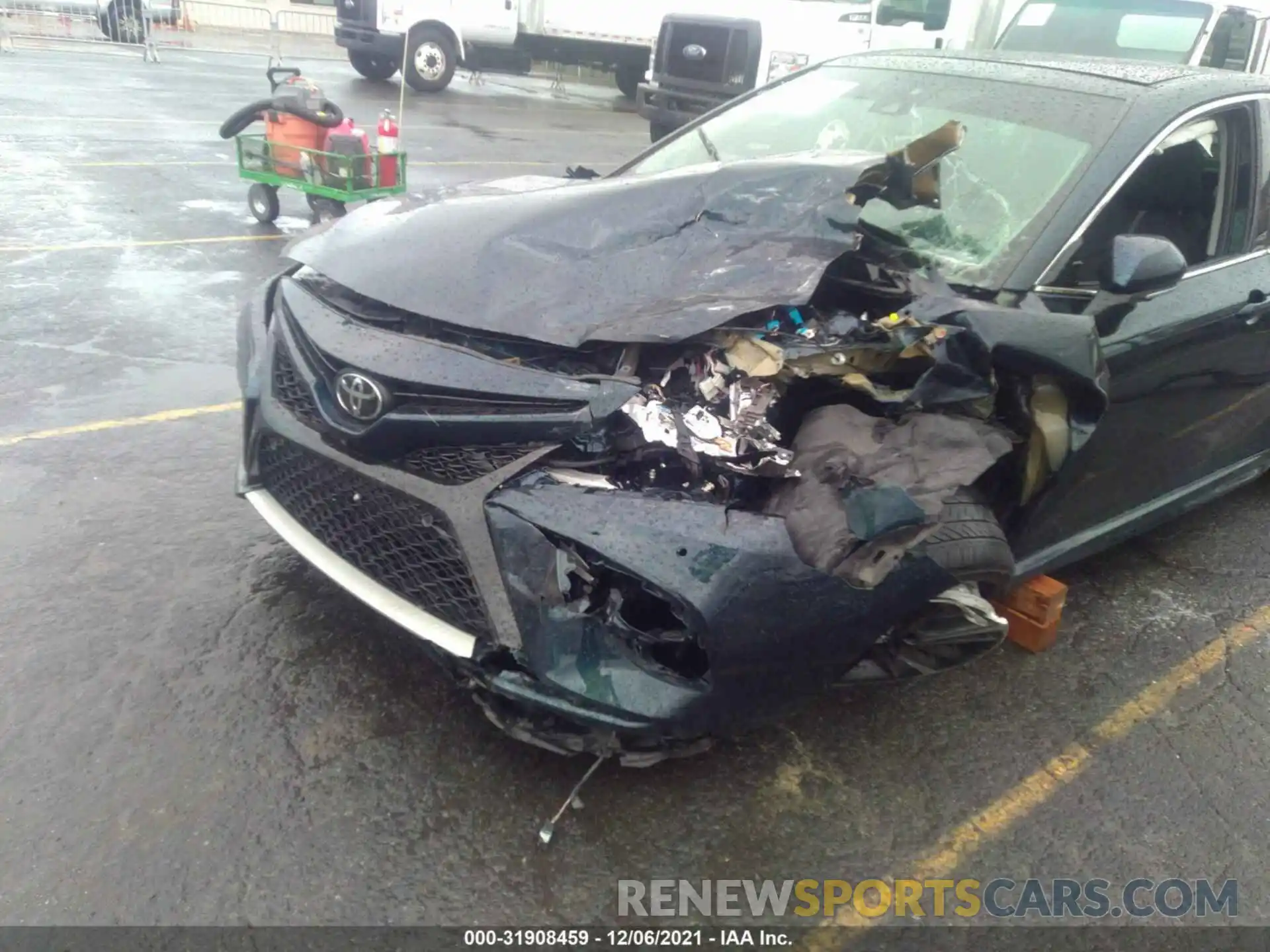 6 Photograph of a damaged car 4T1B61HK9KU294072 TOYOTA CAMRY 2019