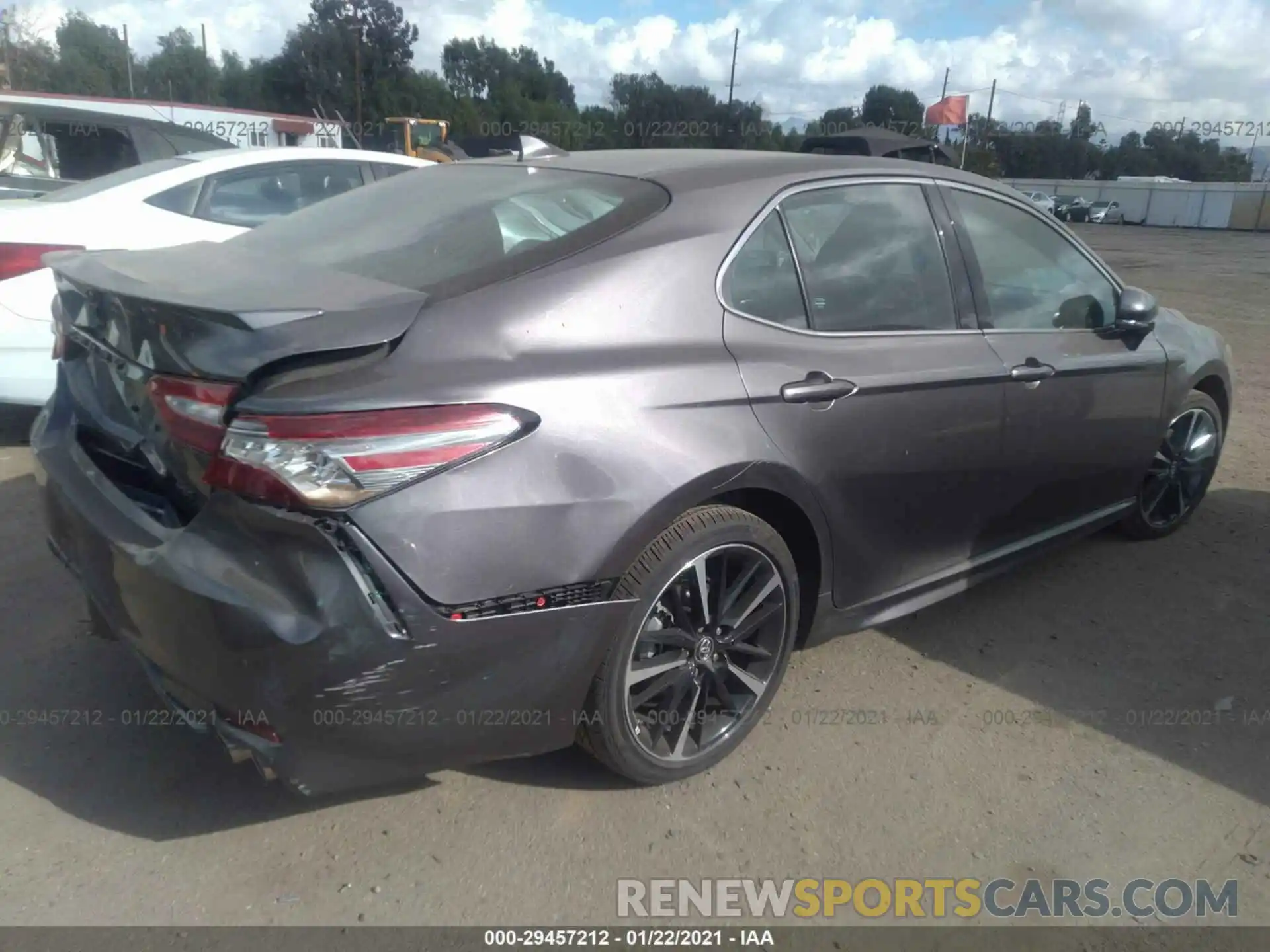 4 Photograph of a damaged car 4T1B61HK9KU294511 TOYOTA CAMRY 2019