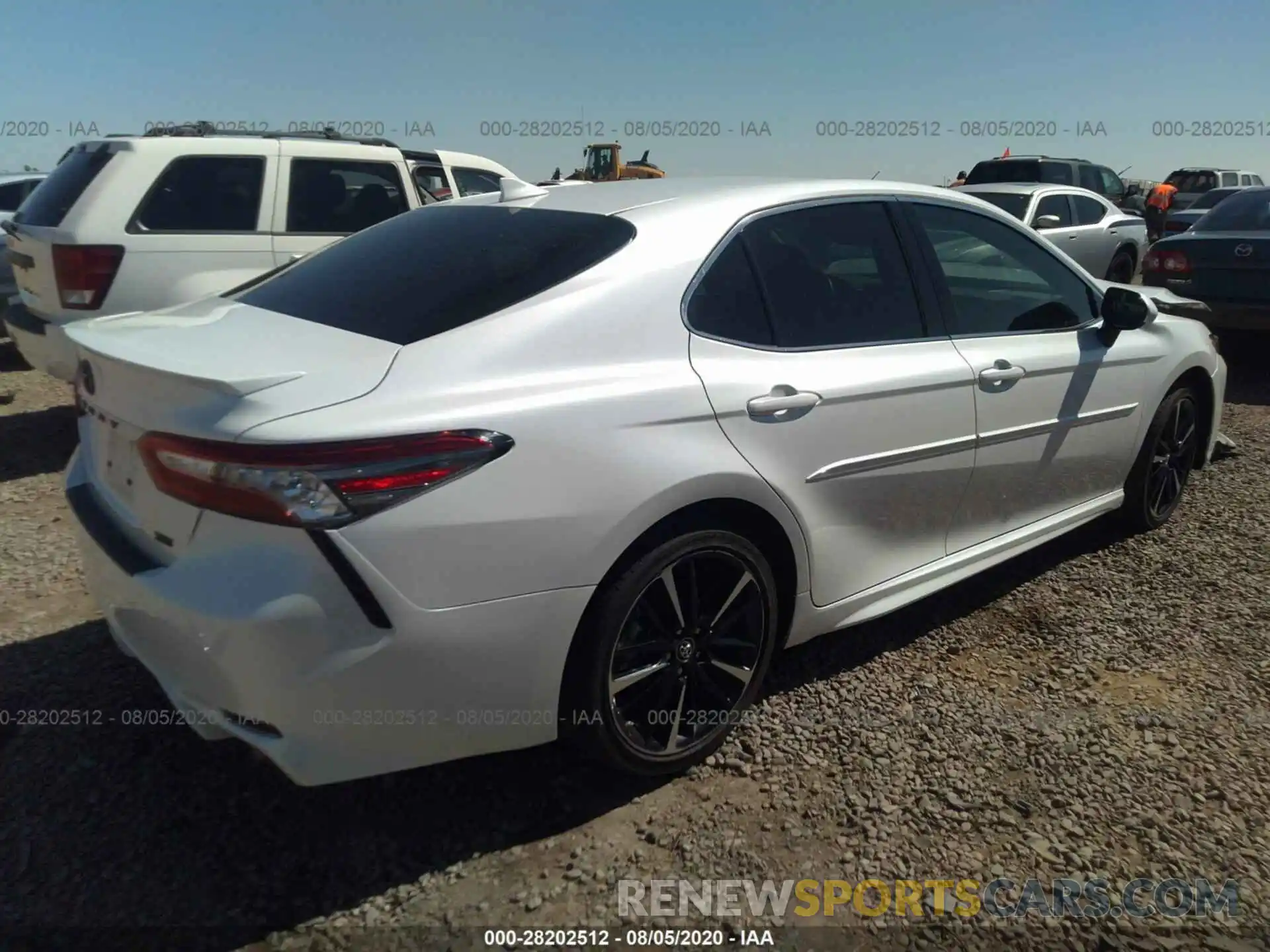 4 Photograph of a damaged car 4T1B61HK9KU300050 TOYOTA CAMRY 2019