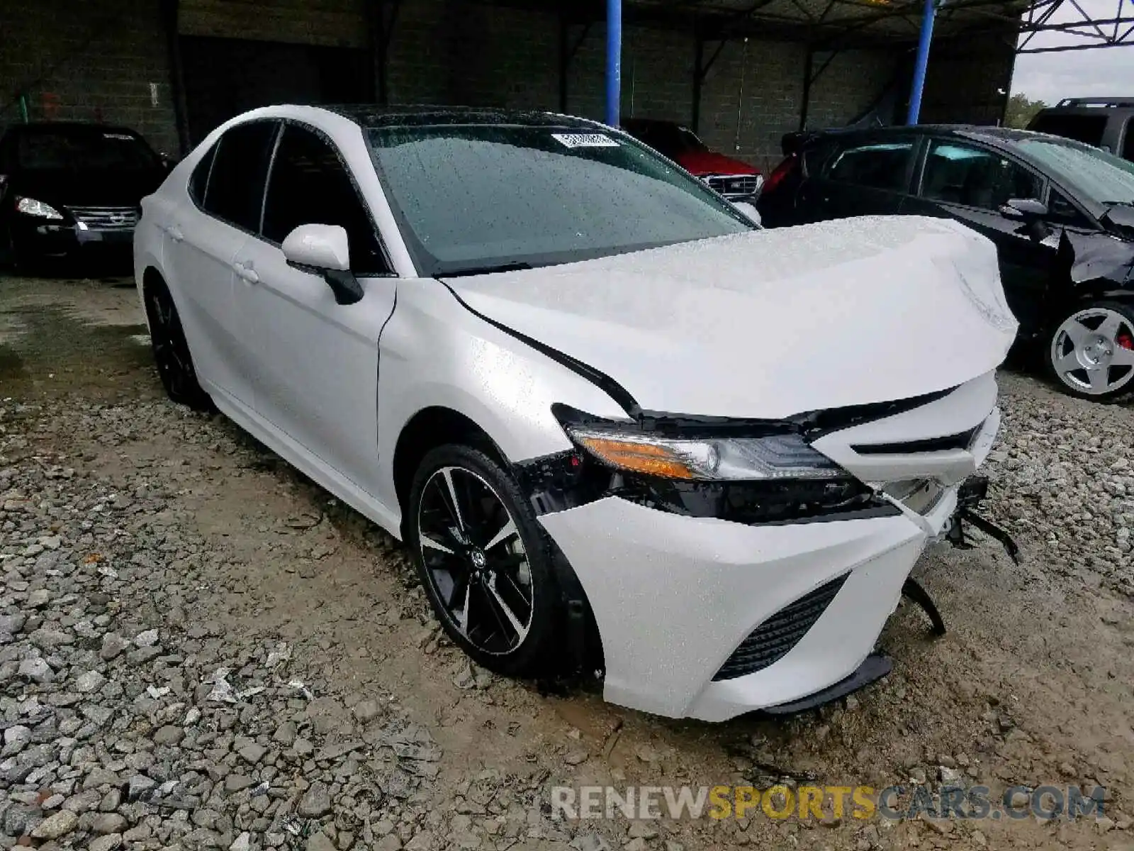 1 Photograph of a damaged car 4T1B61HK9KU686646 TOYOTA CAMRY 2019