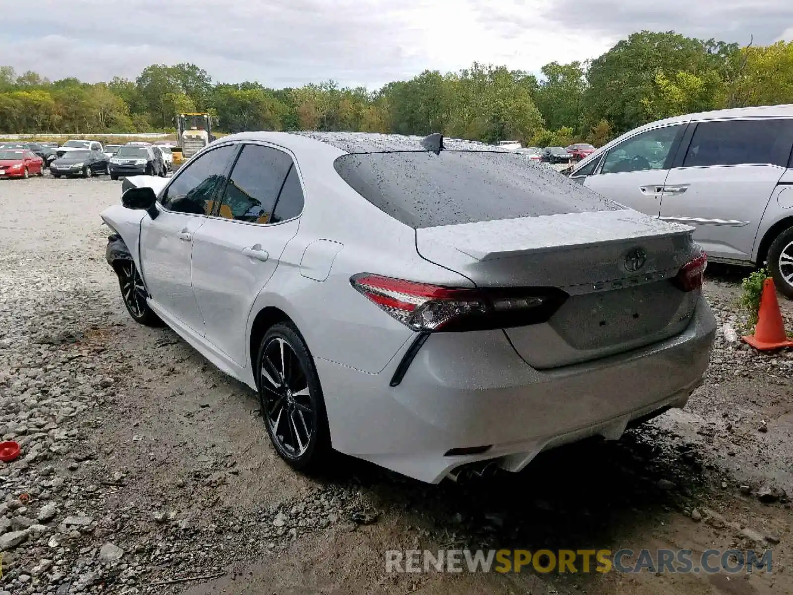 3 Photograph of a damaged car 4T1B61HK9KU686646 TOYOTA CAMRY 2019