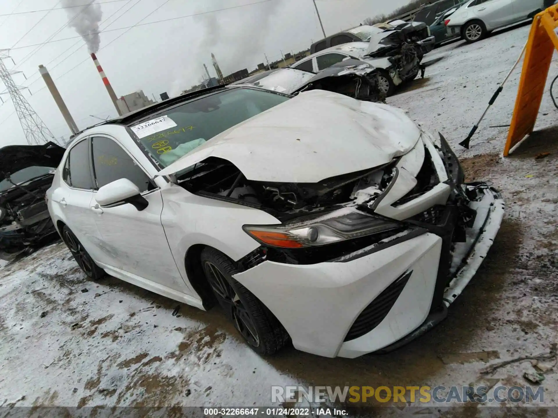 1 Photograph of a damaged car 4T1B61HK9KU712727 TOYOTA CAMRY 2019