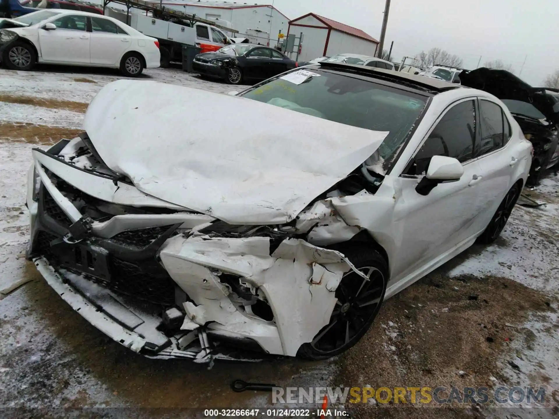 2 Photograph of a damaged car 4T1B61HK9KU712727 TOYOTA CAMRY 2019