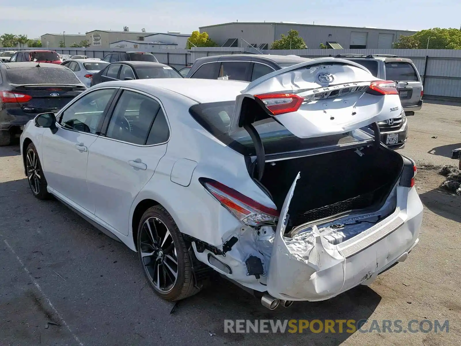 3 Photograph of a damaged car 4T1B61HK9KU716535 TOYOTA CAMRY 2019