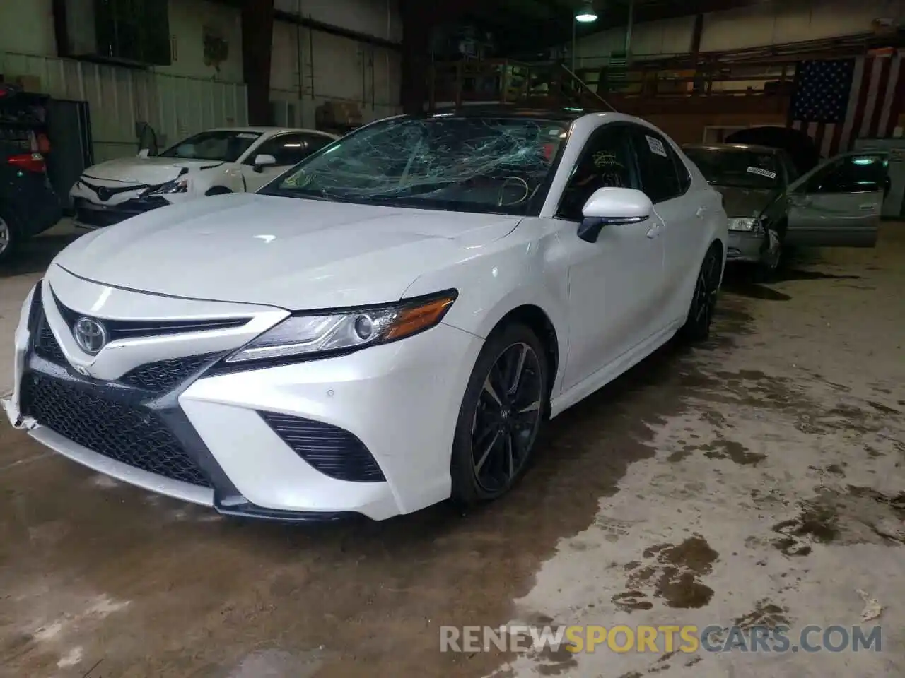 2 Photograph of a damaged car 4T1B61HK9KU719161 TOYOTA CAMRY 2019