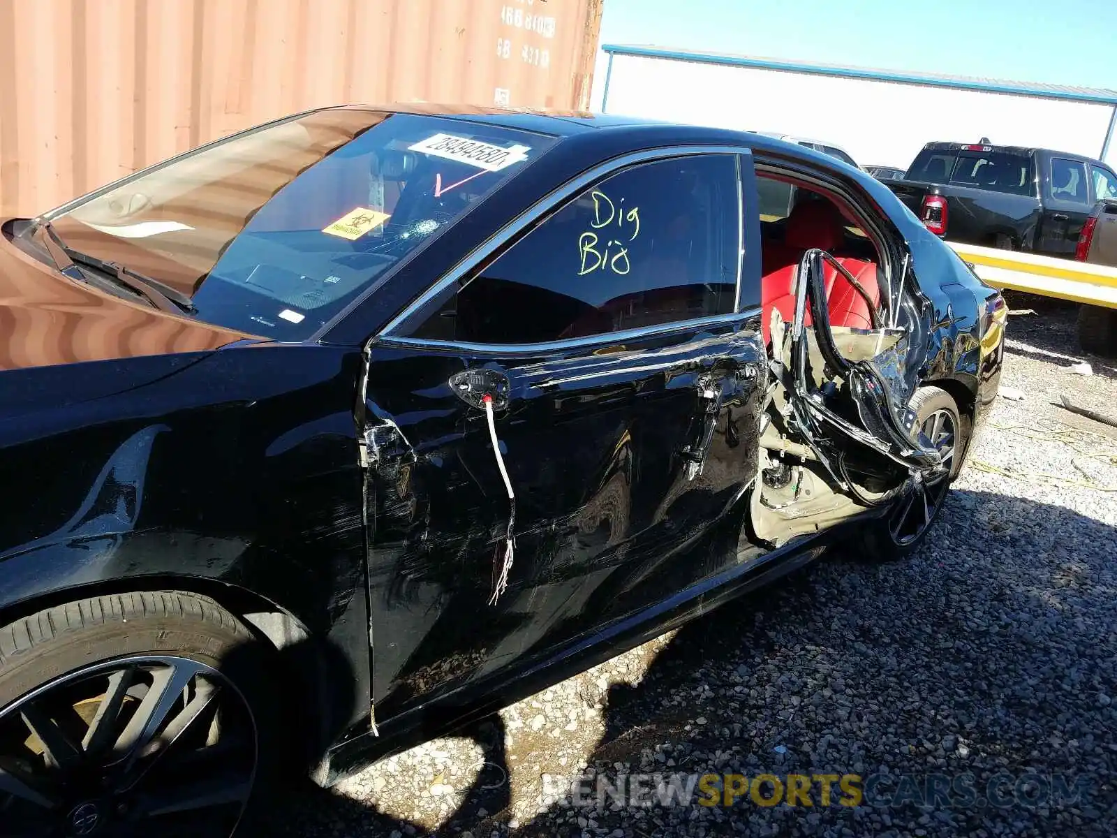 10 Photograph of a damaged car 4T1B61HK9KU731228 TOYOTA CAMRY 2019