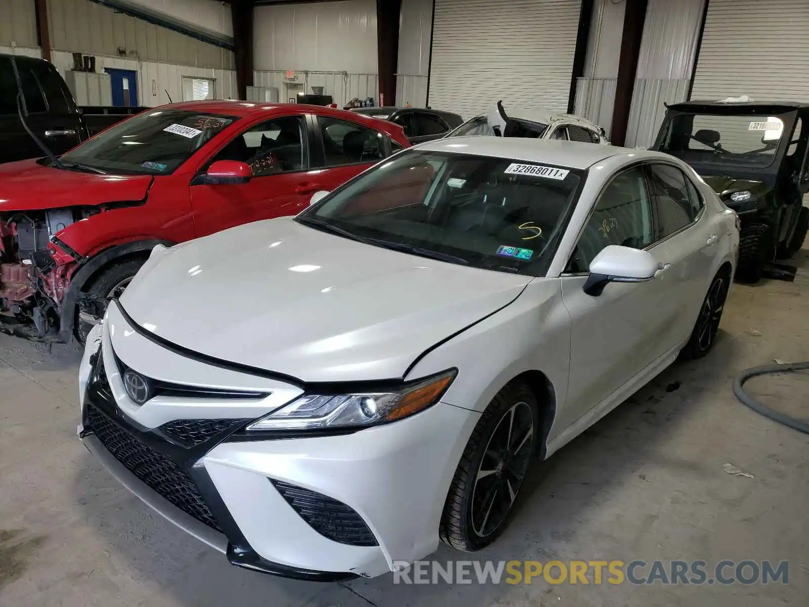 2 Photograph of a damaged car 4T1B61HK9KU732475 TOYOTA CAMRY 2019