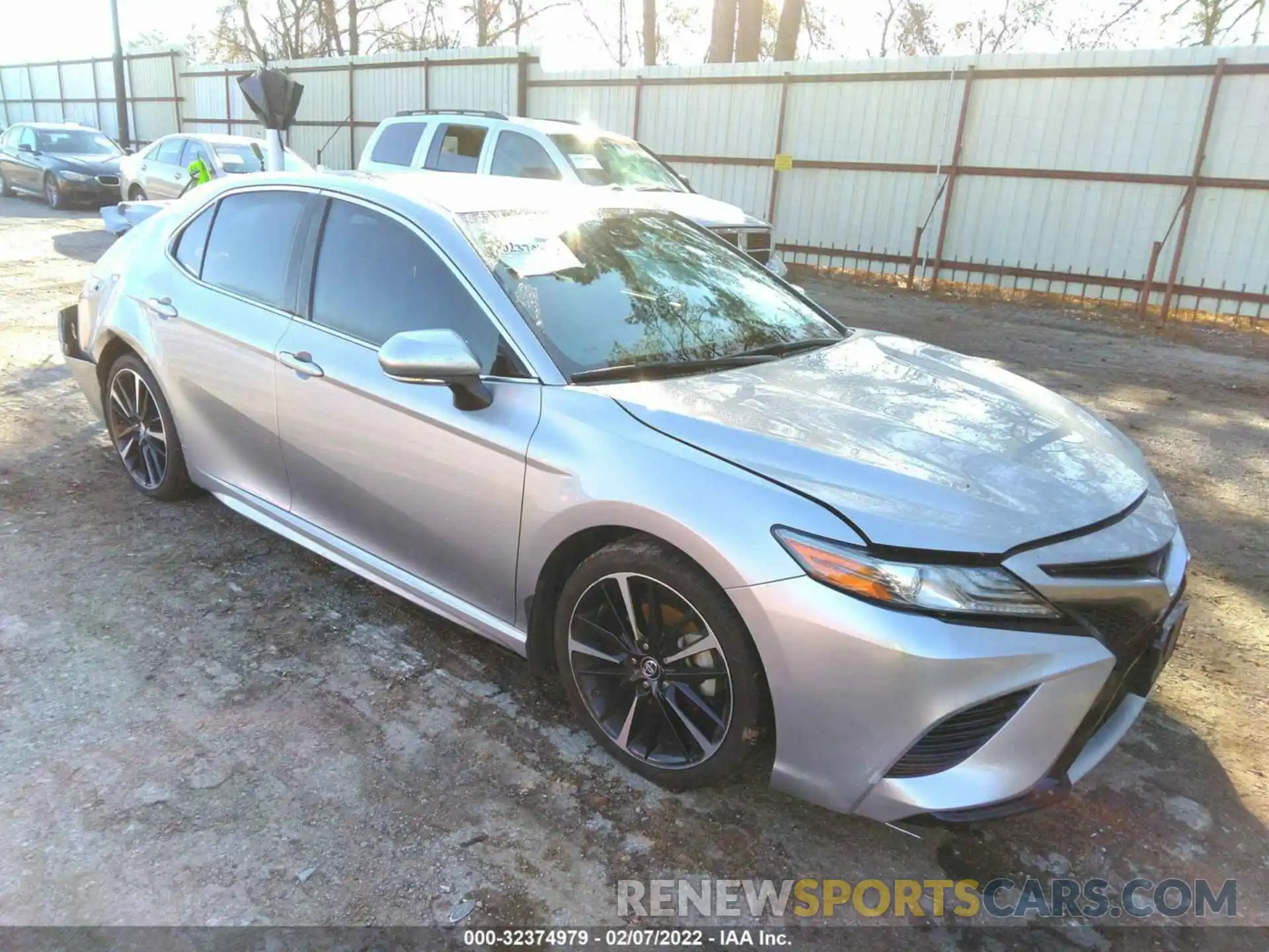 1 Photograph of a damaged car 4T1B61HK9KU733674 TOYOTA CAMRY 2019