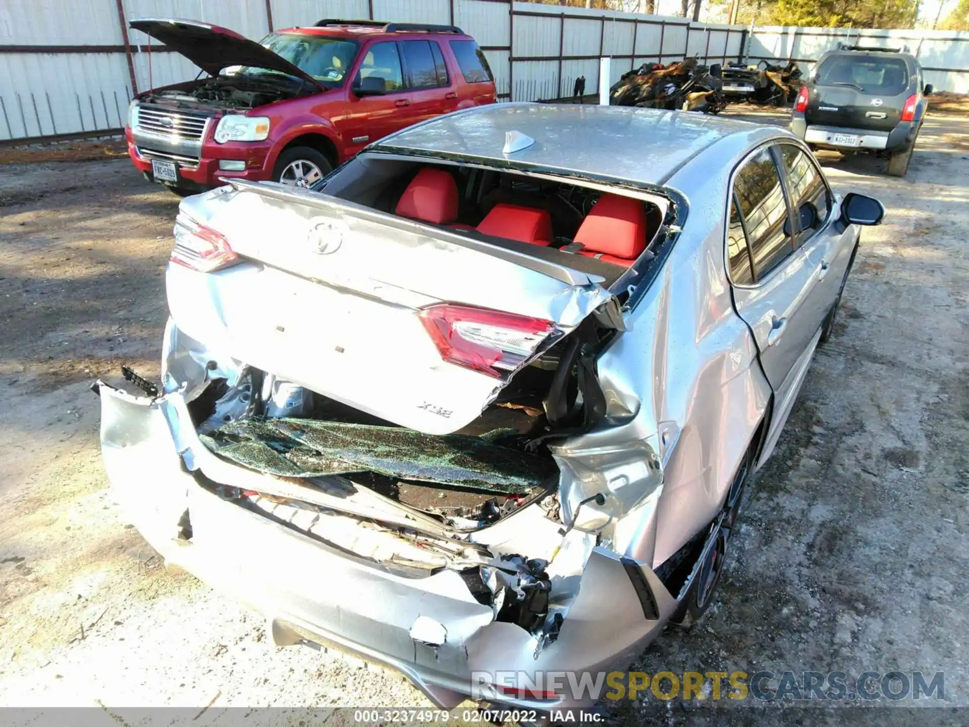 6 Photograph of a damaged car 4T1B61HK9KU733674 TOYOTA CAMRY 2019