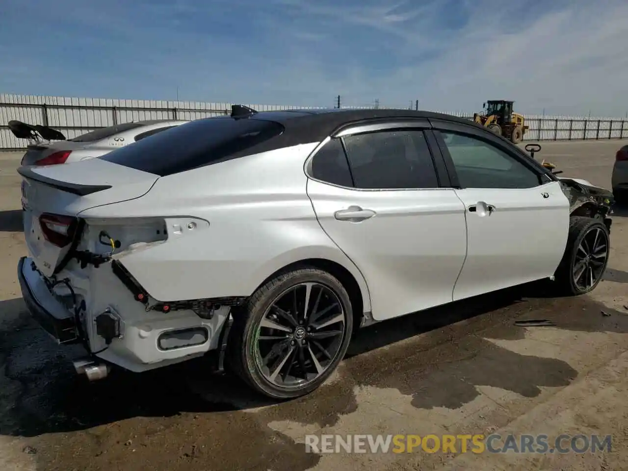 3 Photograph of a damaged car 4T1B61HK9KU736073 TOYOTA CAMRY 2019