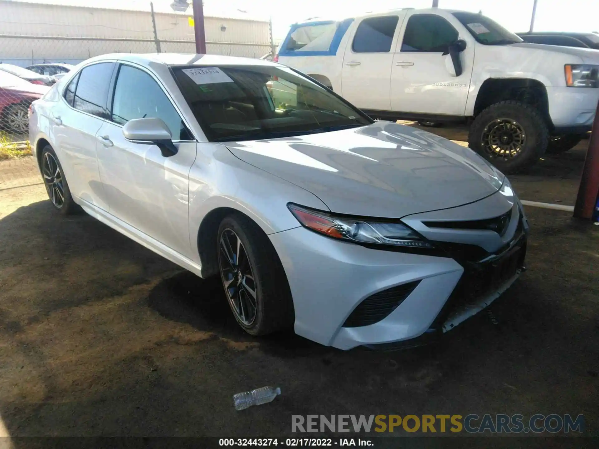 1 Photograph of a damaged car 4T1B61HK9KU742388 TOYOTA CAMRY 2019