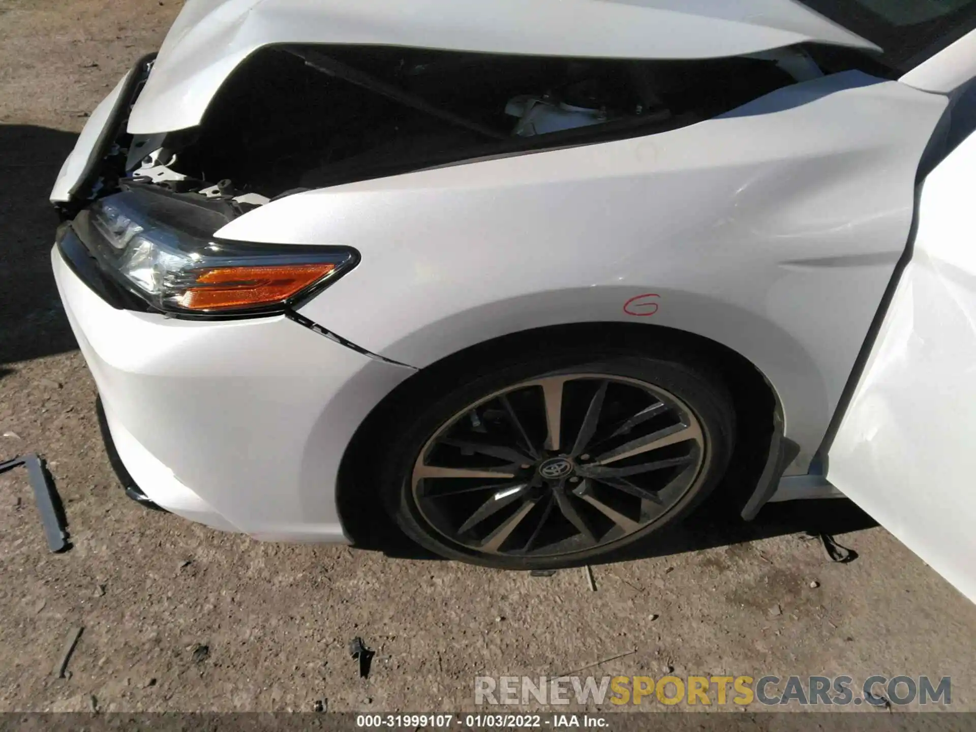 12 Photograph of a damaged car 4T1B61HK9KU747963 TOYOTA CAMRY 2019