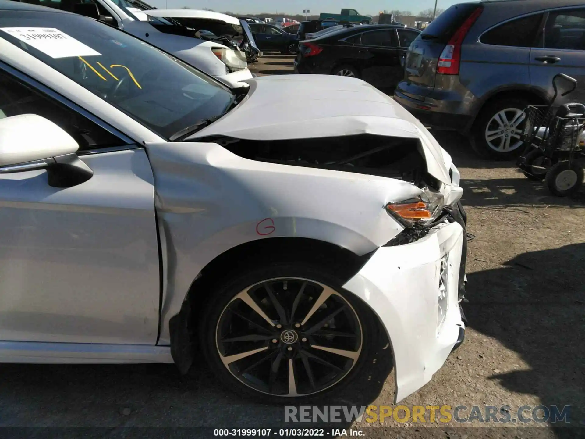 14 Photograph of a damaged car 4T1B61HK9KU747963 TOYOTA CAMRY 2019