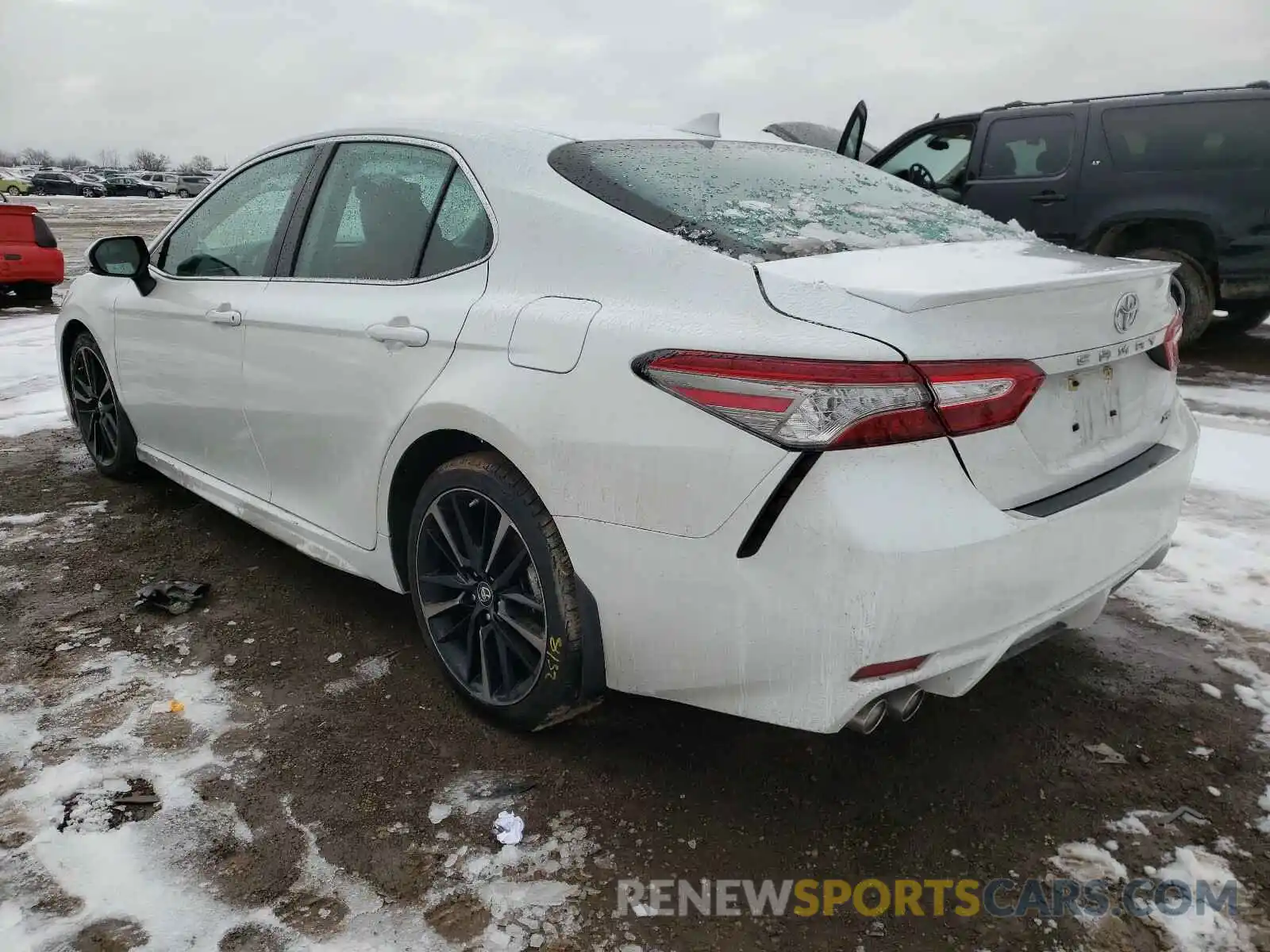 3 Photograph of a damaged car 4T1B61HK9KU758512 TOYOTA CAMRY 2019