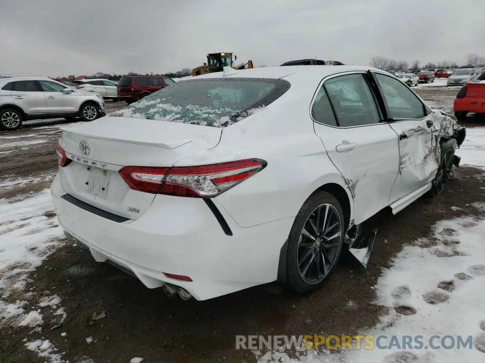 4 Photograph of a damaged car 4T1B61HK9KU758512 TOYOTA CAMRY 2019