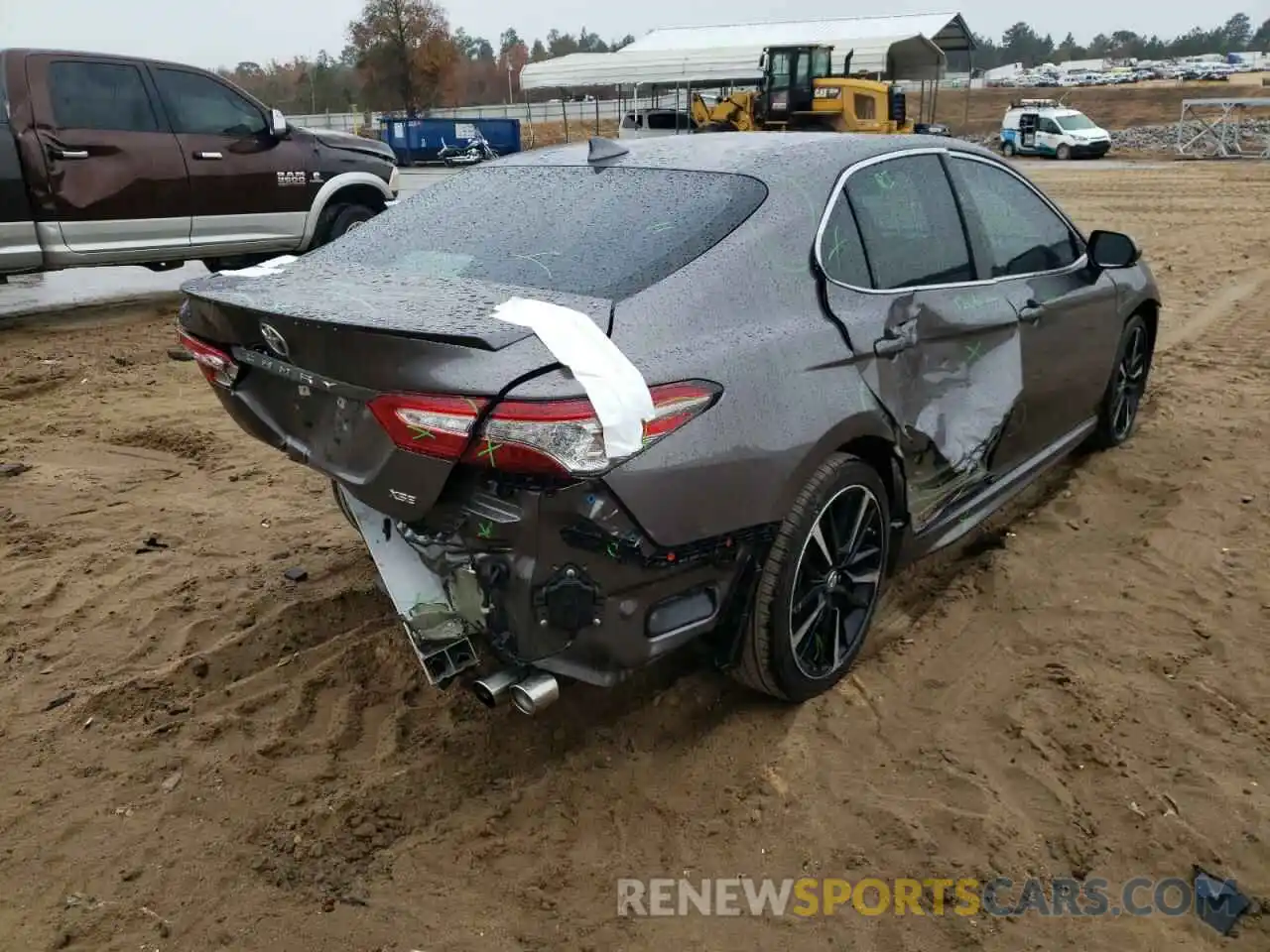 4 Photograph of a damaged car 4T1B61HK9KU771597 TOYOTA CAMRY 2019