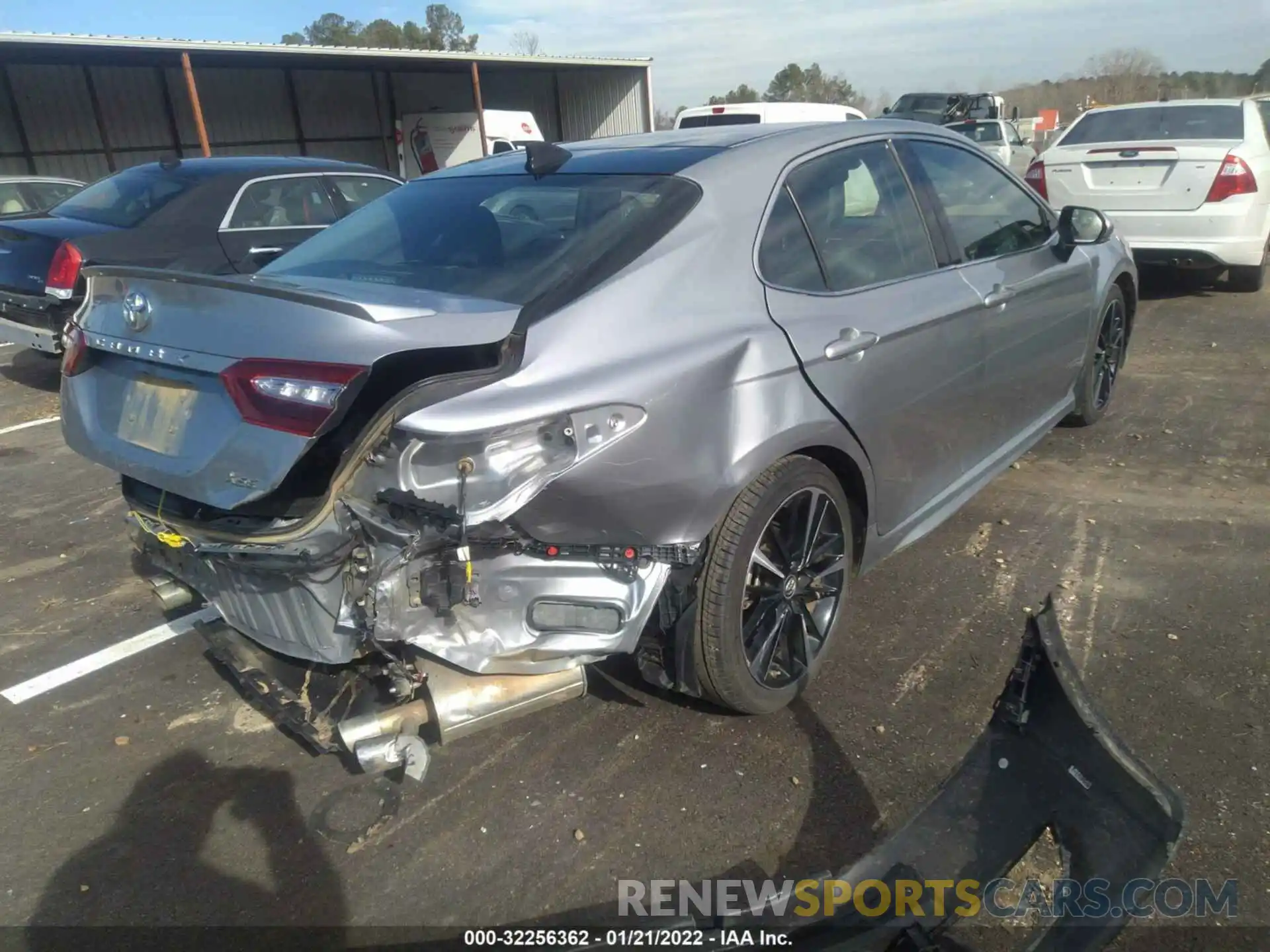 4 Photograph of a damaged car 4T1B61HK9KU774189 TOYOTA CAMRY 2019