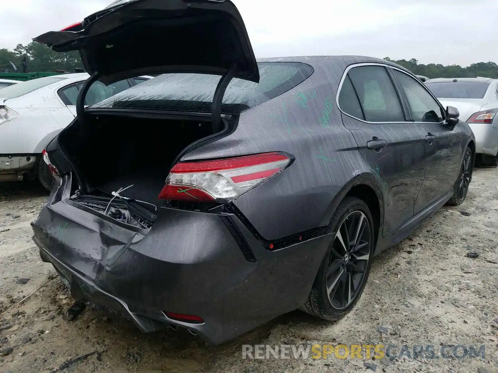 4 Photograph of a damaged car 4T1B61HK9KU782938 TOYOTA CAMRY 2019