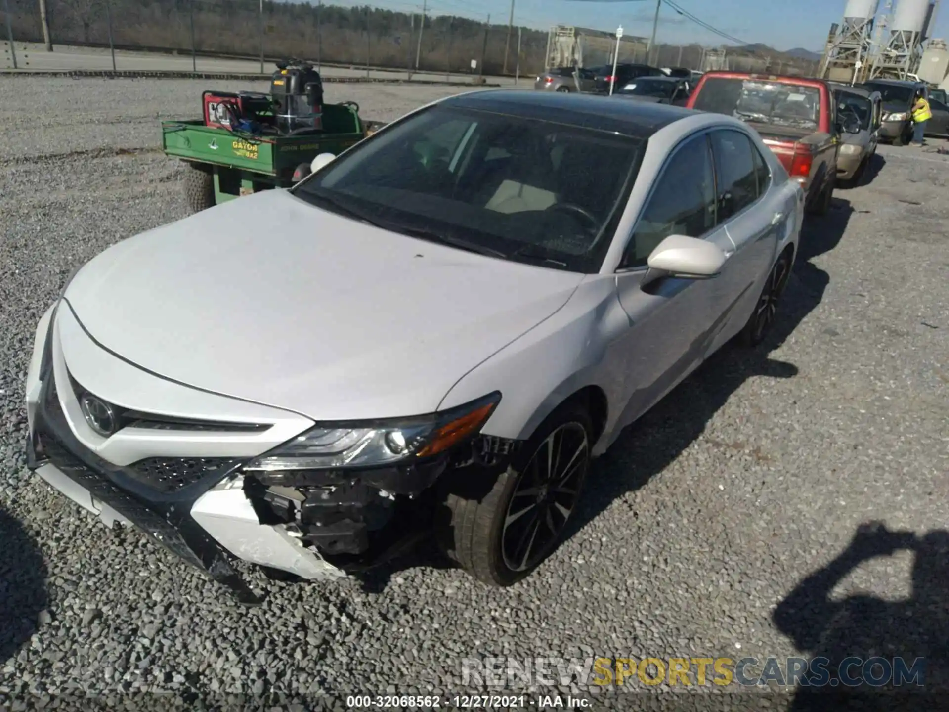 2 Photograph of a damaged car 4T1B61HK9KU795494 TOYOTA CAMRY 2019