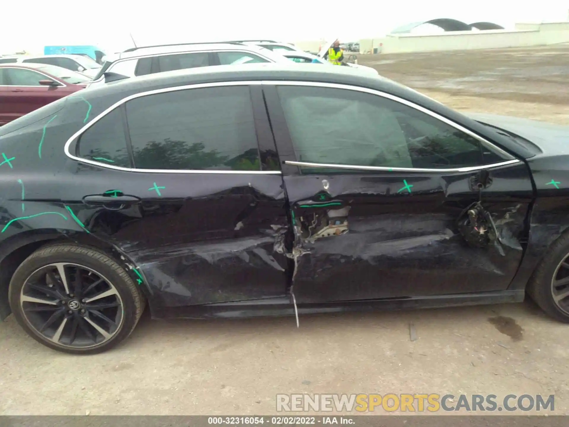 6 Photograph of a damaged car 4T1B61HK9KU813315 TOYOTA CAMRY 2019