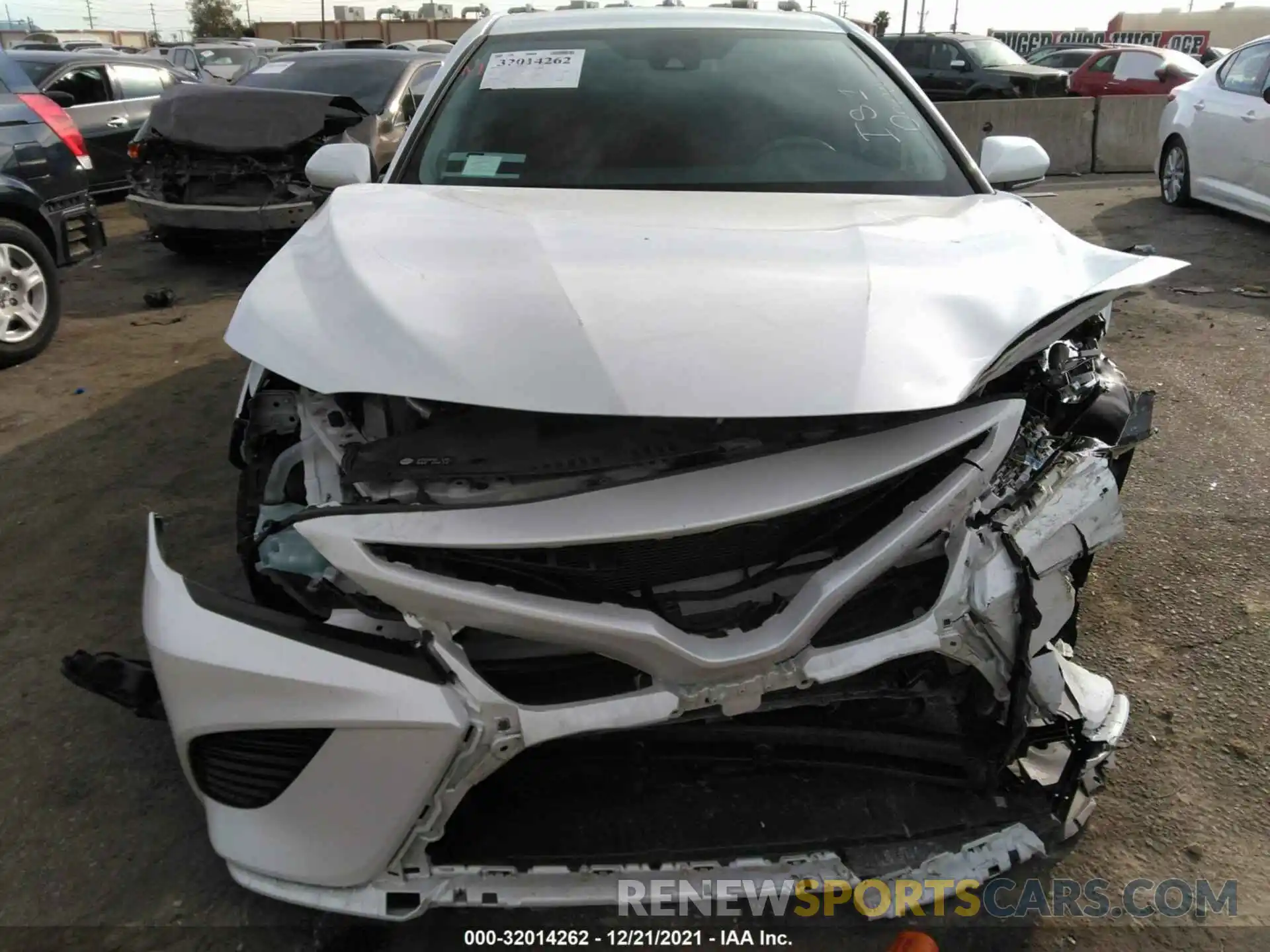 6 Photograph of a damaged car 4T1B61HK9KU815310 TOYOTA CAMRY 2019