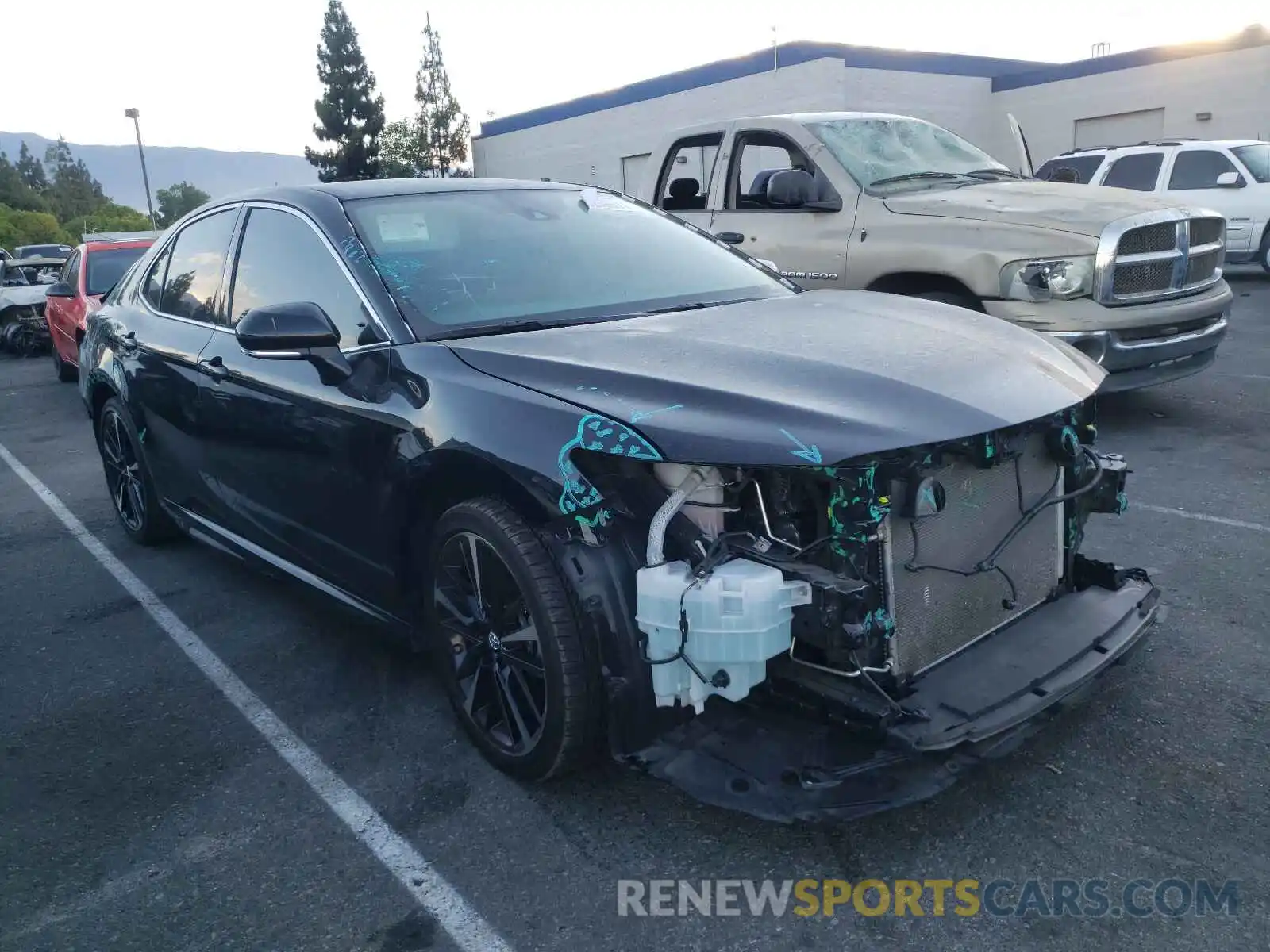 1 Photograph of a damaged car 4T1B61HK9KU822600 TOYOTA CAMRY 2019