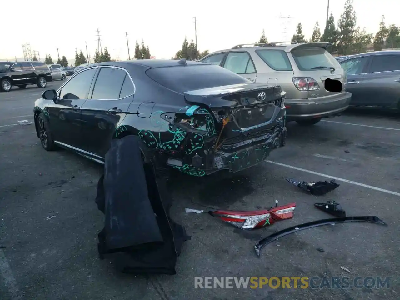 3 Photograph of a damaged car 4T1B61HK9KU822600 TOYOTA CAMRY 2019