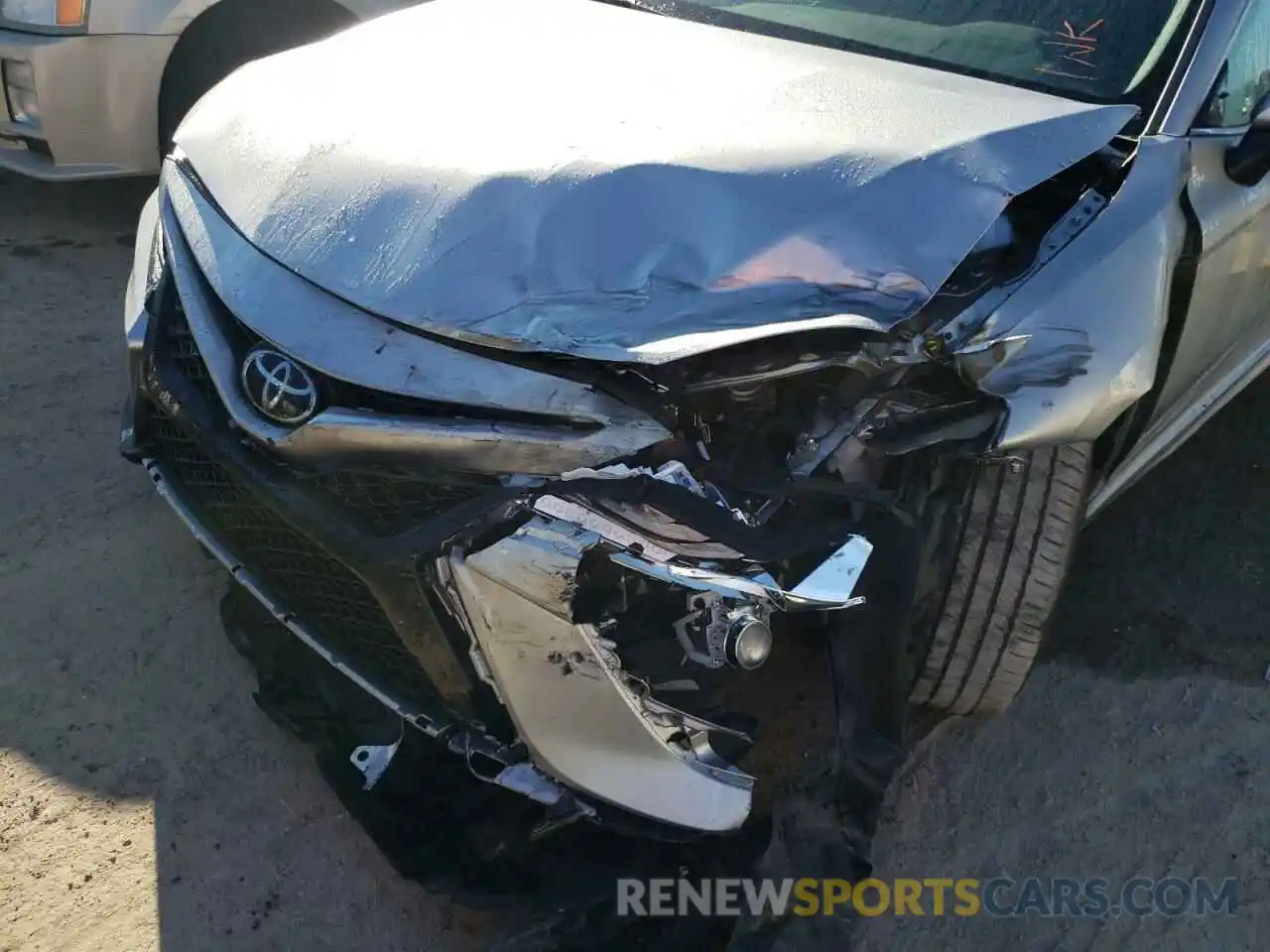 9 Photograph of a damaged car 4T1B61HK9KU827862 TOYOTA CAMRY 2019