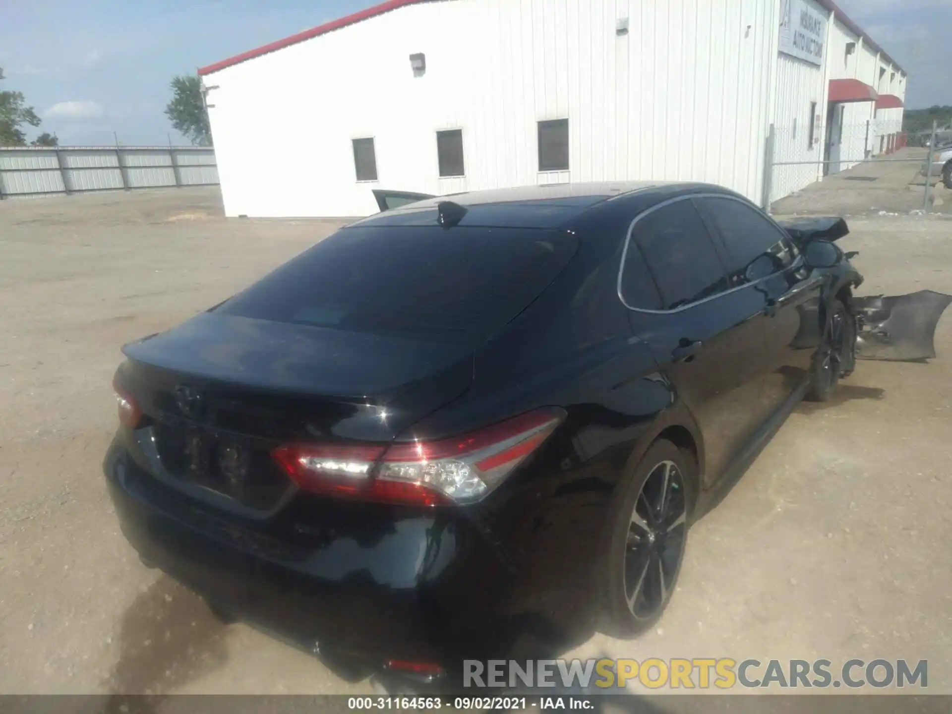 4 Photograph of a damaged car 4T1B61HK9KU832141 TOYOTA CAMRY 2019