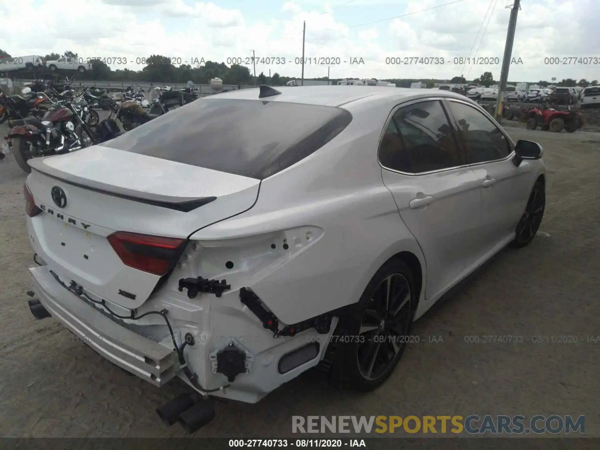 4 Photograph of a damaged car 4T1B61HK9KU834844 TOYOTA CAMRY 2019