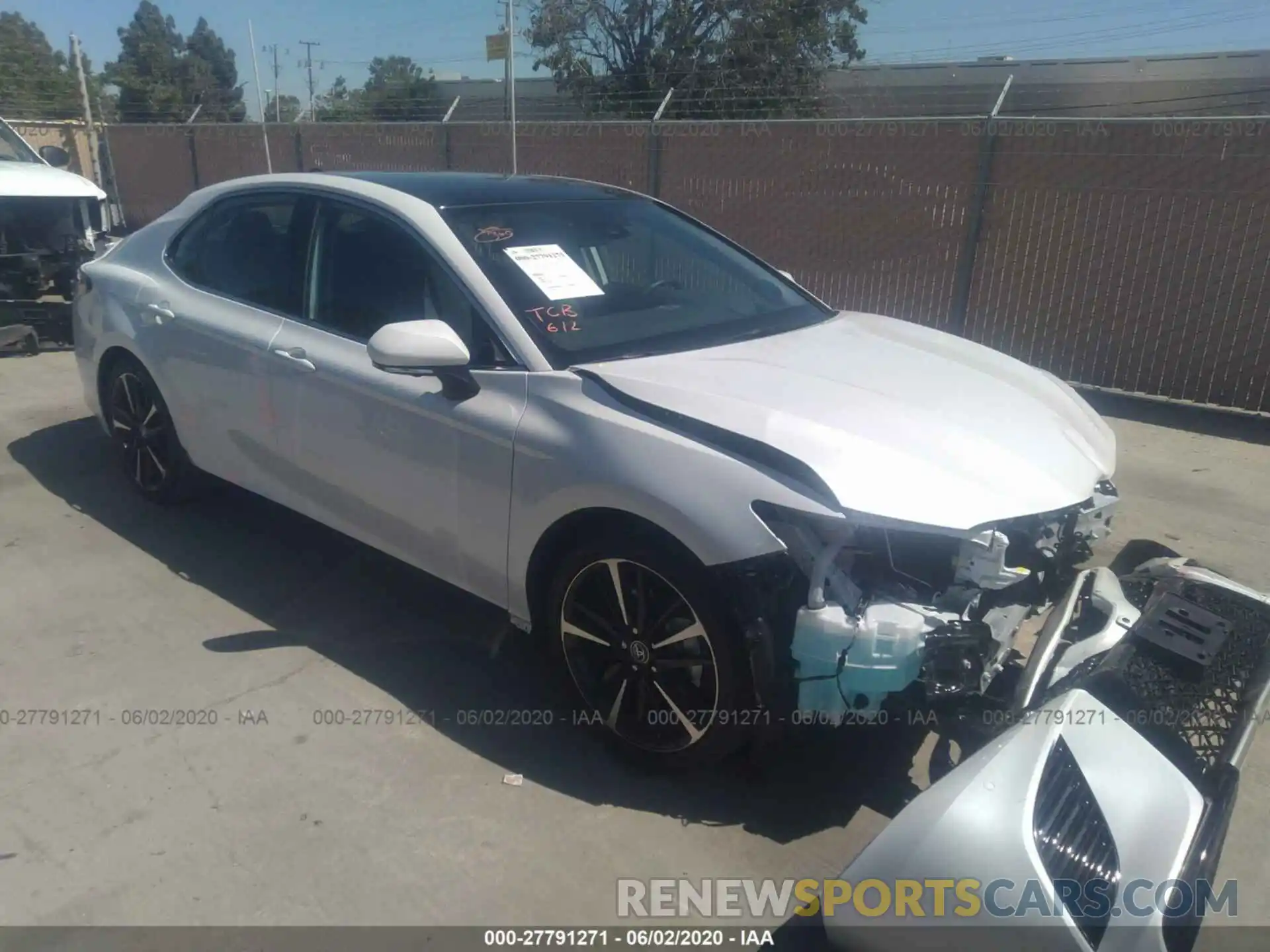 1 Photograph of a damaged car 4T1B61HK9KU843284 TOYOTA CAMRY 2019