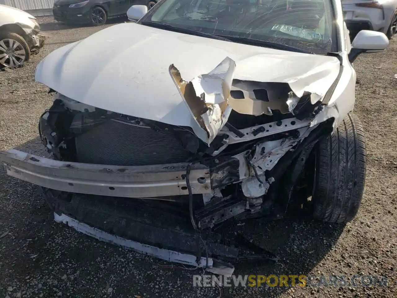 9 Photograph of a damaged car 4T1B61HK9KU847707 TOYOTA CAMRY 2019