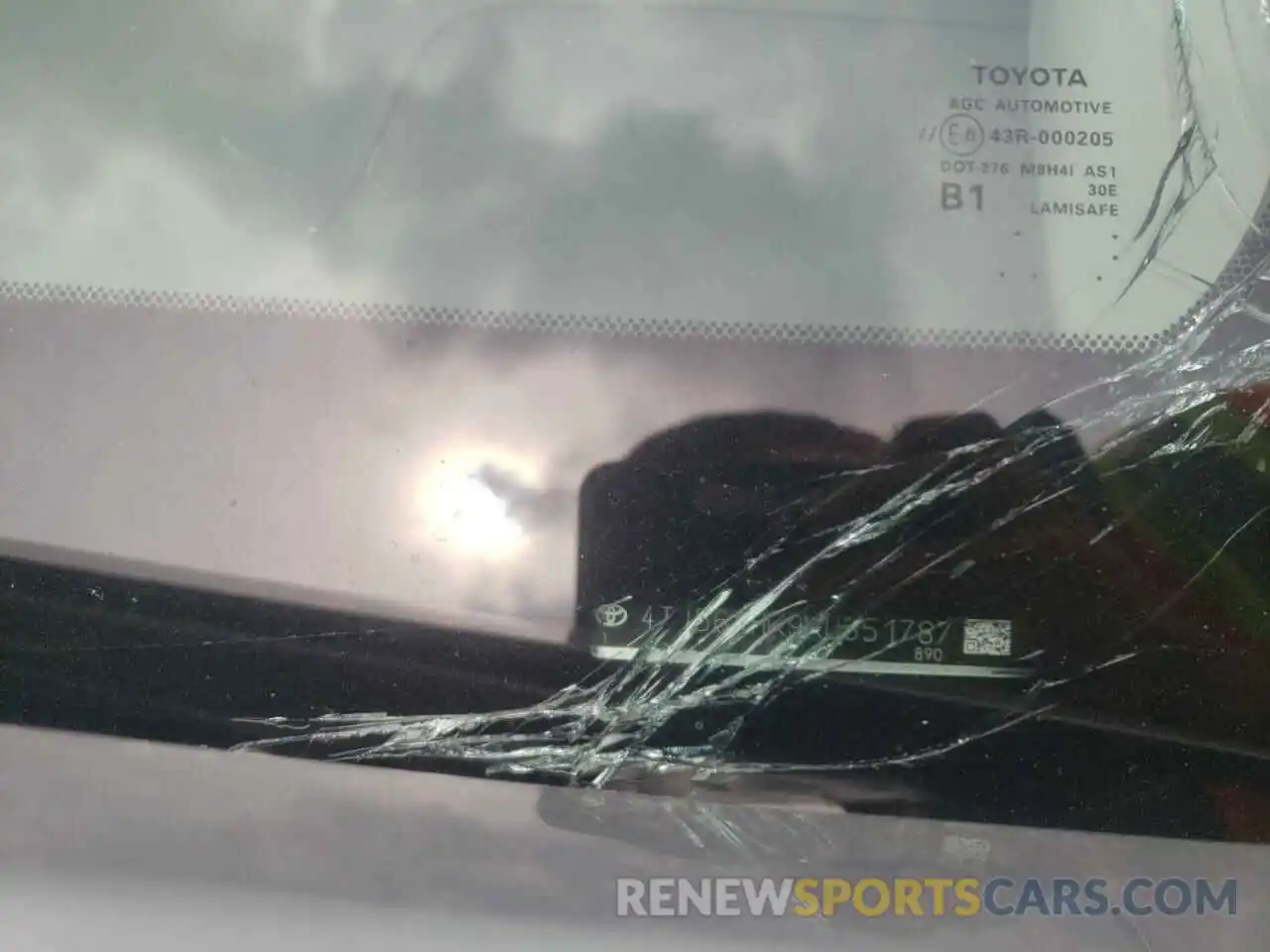 10 Photograph of a damaged car 4T1B61HK9KU851787 TOYOTA CAMRY 2019