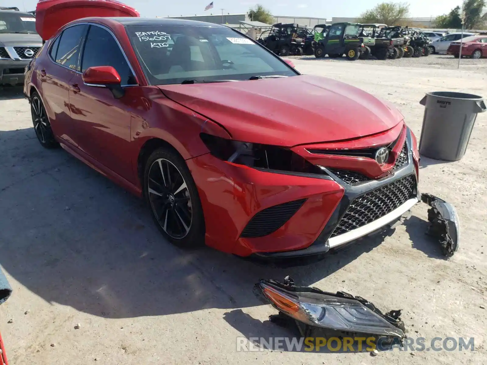 1 Photograph of a damaged car 4T1B61HKXKU162051 TOYOTA CAMRY 2019