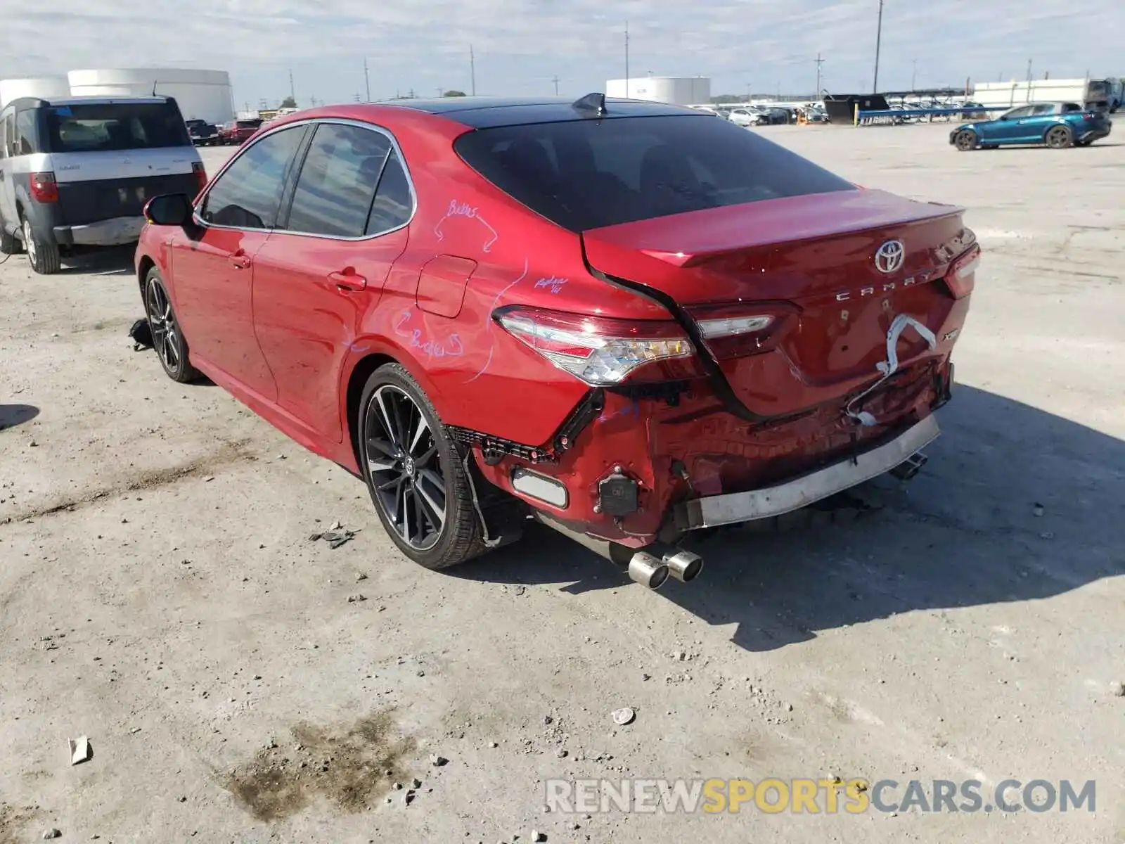 3 Photograph of a damaged car 4T1B61HKXKU162051 TOYOTA CAMRY 2019