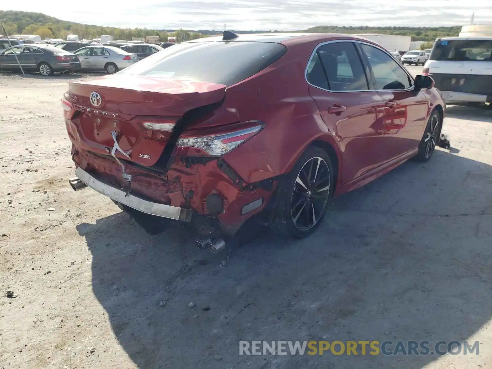 4 Photograph of a damaged car 4T1B61HKXKU162051 TOYOTA CAMRY 2019