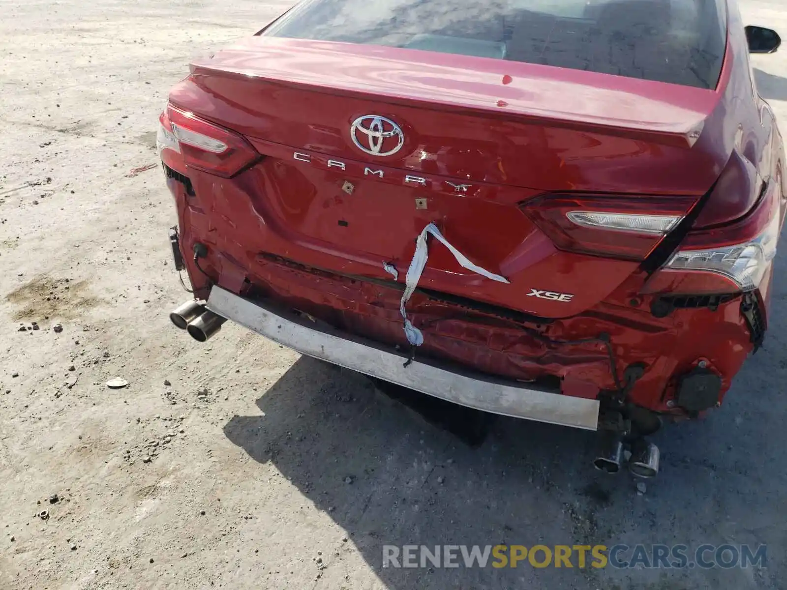 9 Photograph of a damaged car 4T1B61HKXKU162051 TOYOTA CAMRY 2019