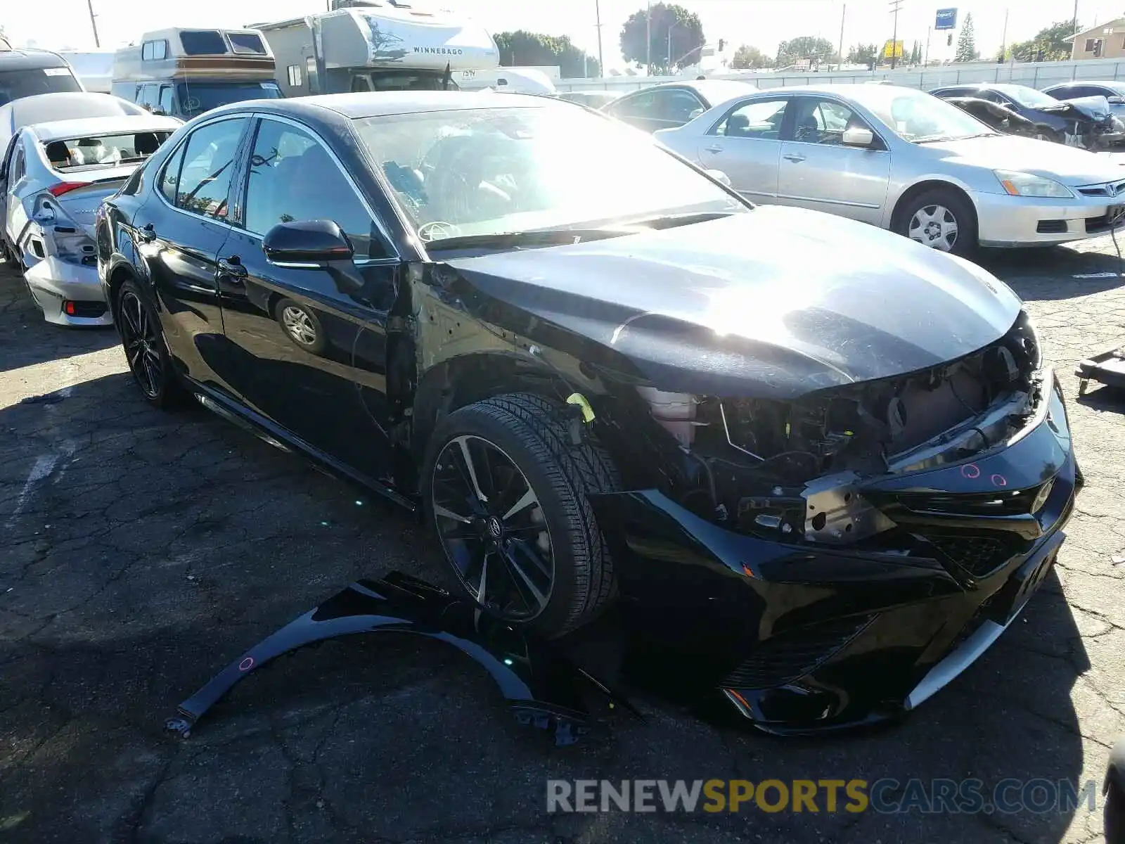 1 Photograph of a damaged car 4T1B61HKXKU162177 TOYOTA CAMRY 2019