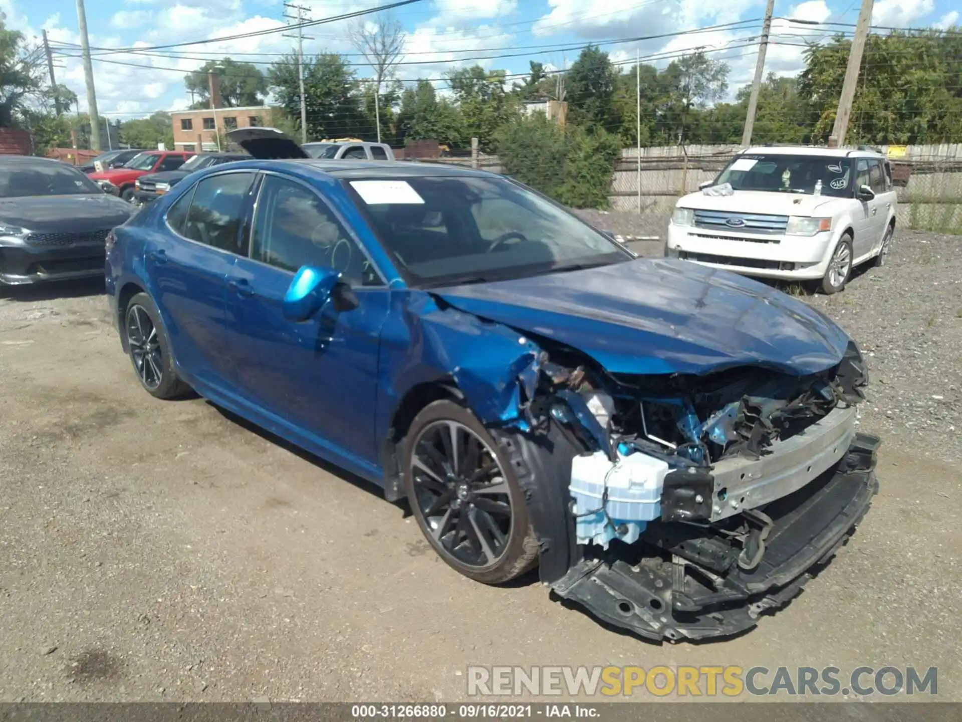 1 Photograph of a damaged car 4T1B61HKXKU164642 TOYOTA CAMRY 2019