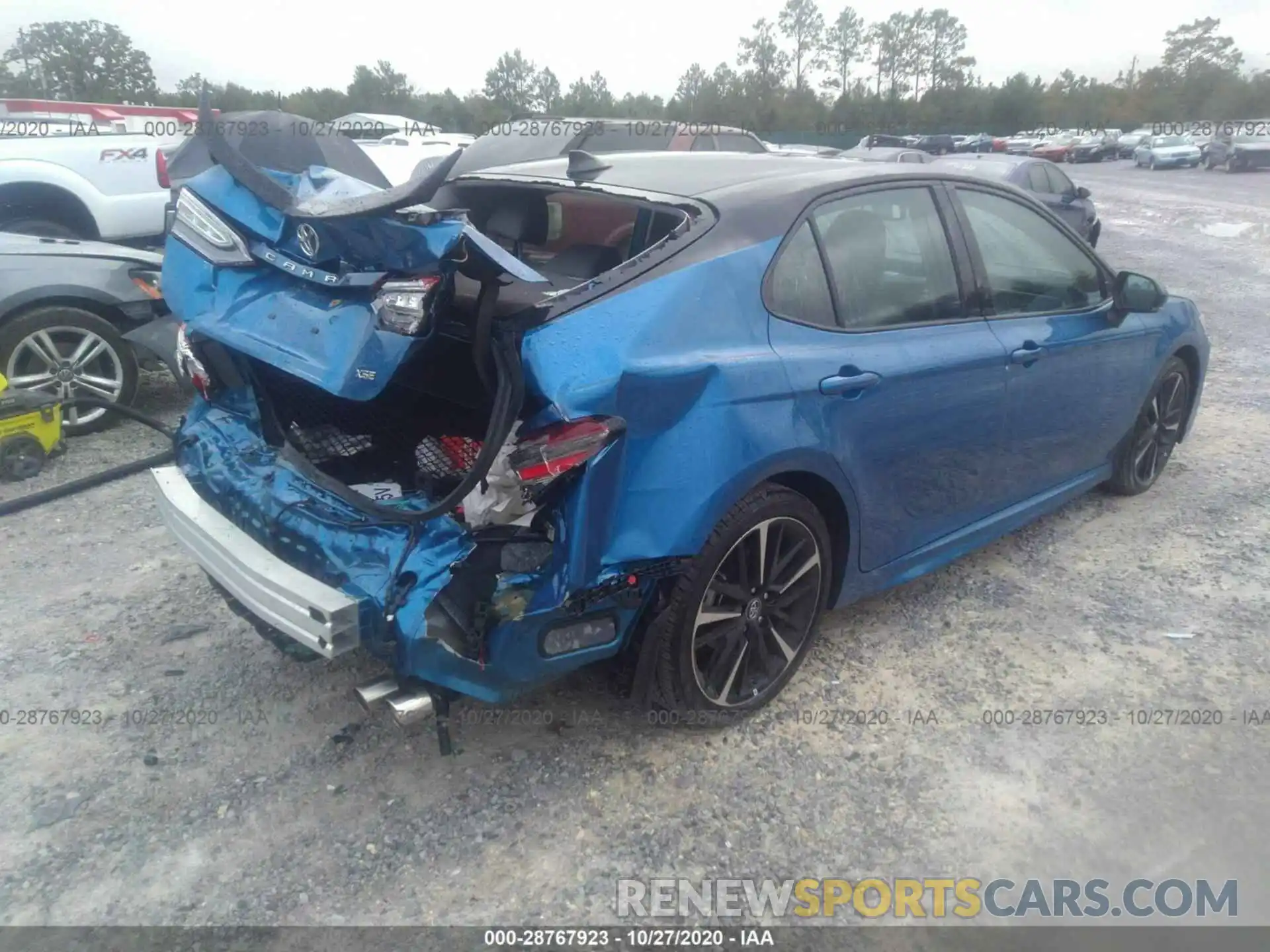 4 Photograph of a damaged car 4T1B61HKXKU165063 TOYOTA CAMRY 2019