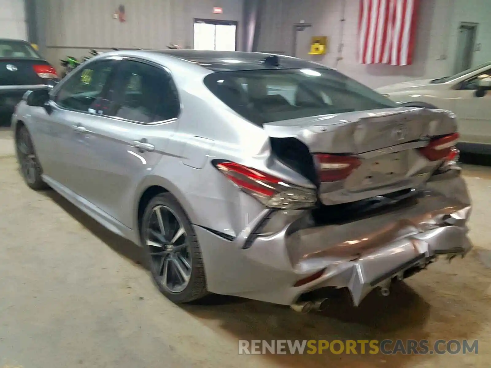 3 Photograph of a damaged car 4T1B61HKXKU165824 TOYOTA CAMRY 2019