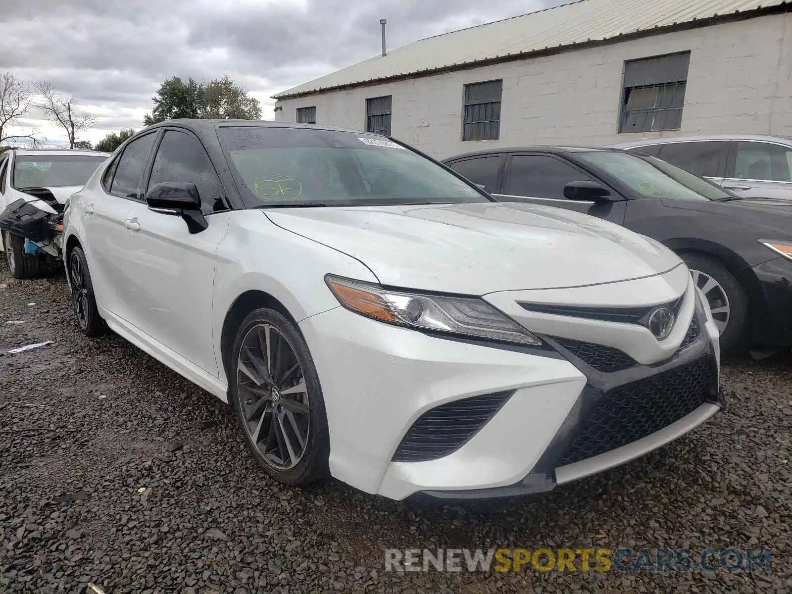 1 Photograph of a damaged car 4T1B61HKXKU167542 TOYOTA CAMRY 2019